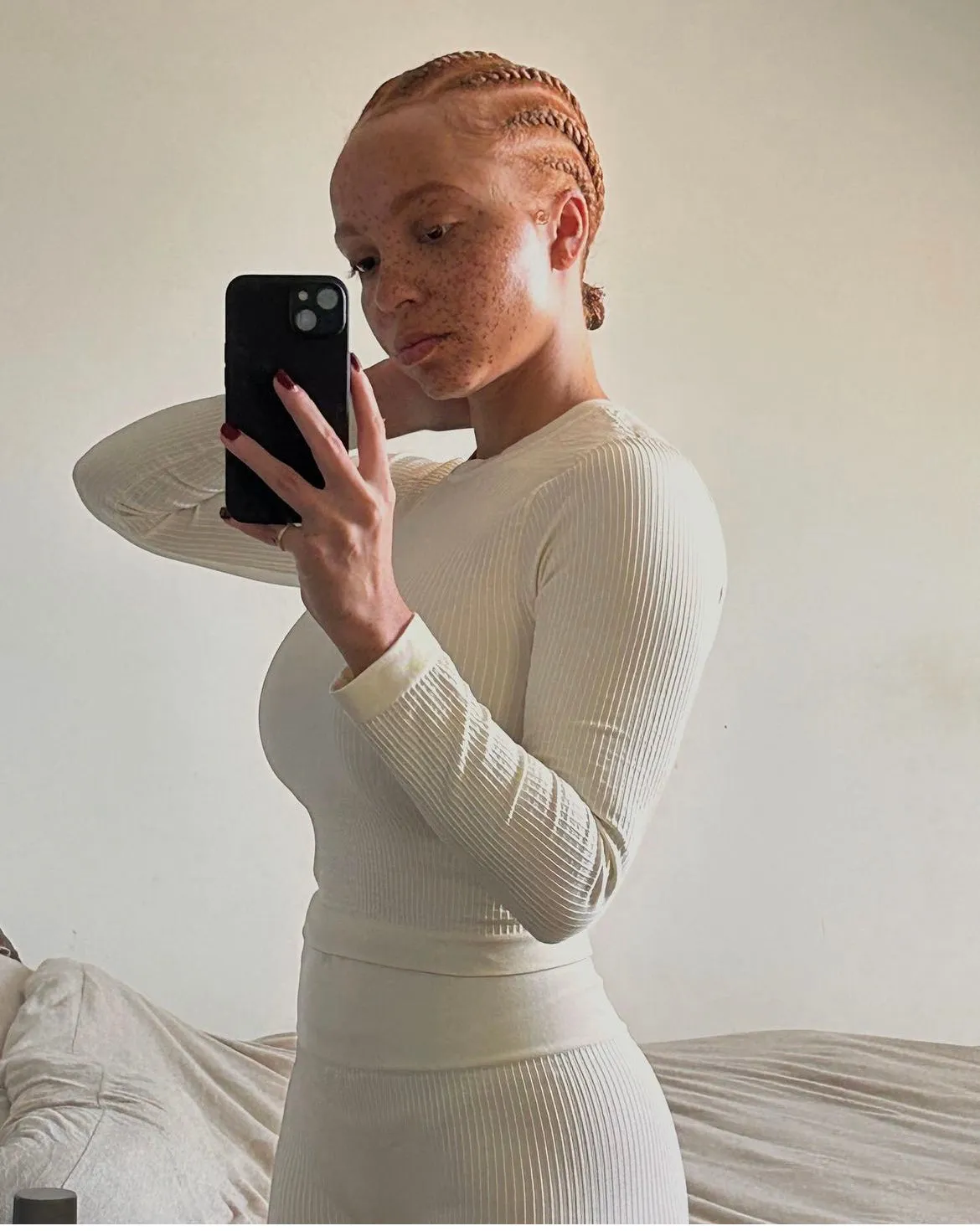 EQUILIBRIUM Wide Ribbed Top | Cream