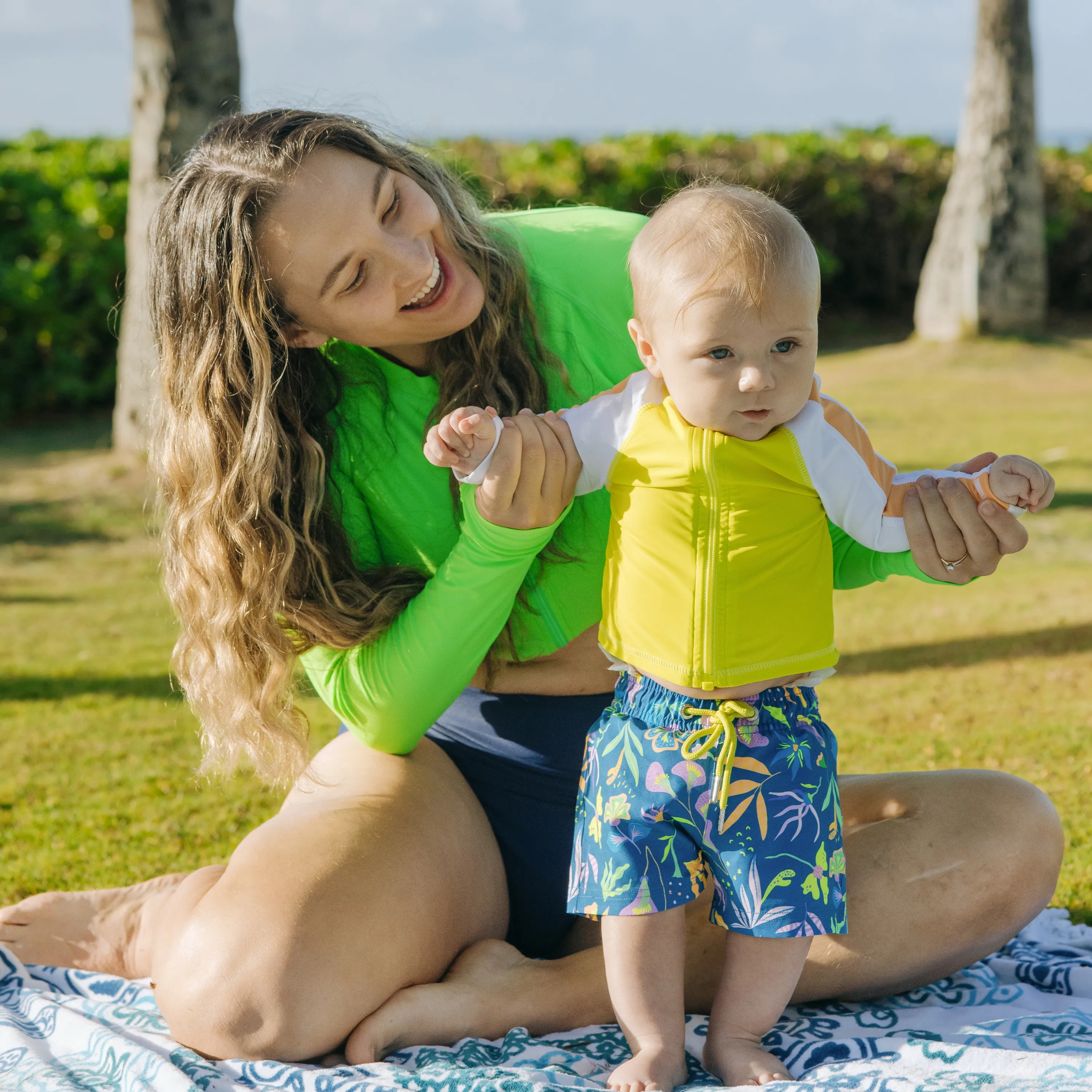 Women's Long Sleeve Crop Rash Guard | Neon Green