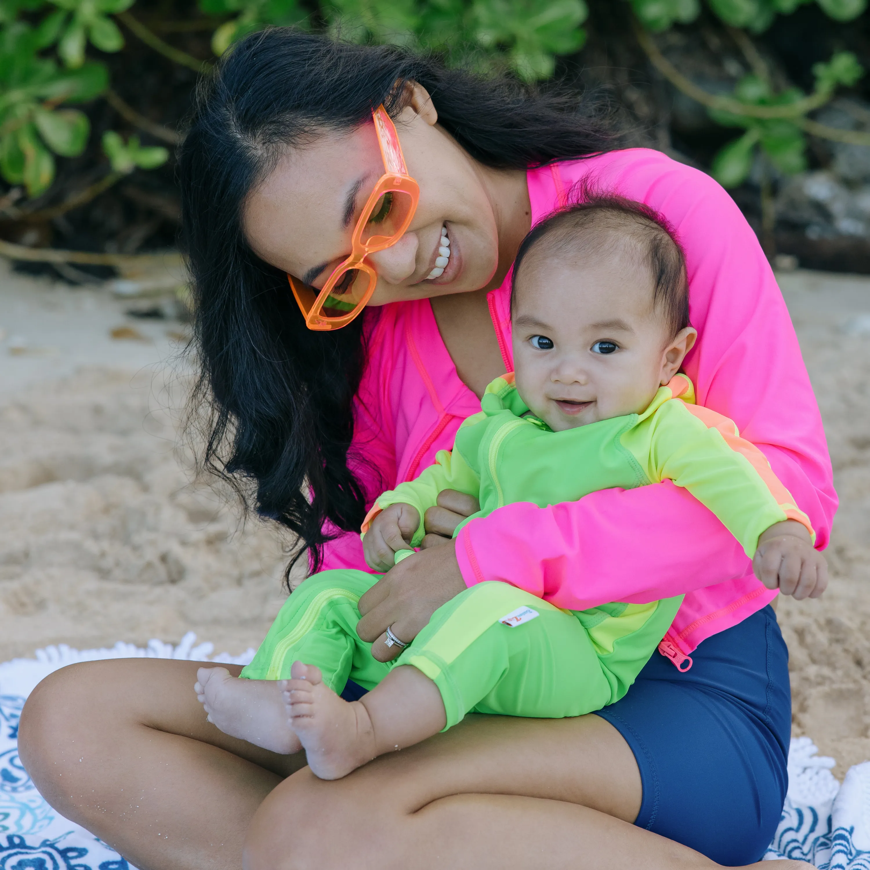 Women's Long Sleeve Crop Rash Guard | Neon Pink