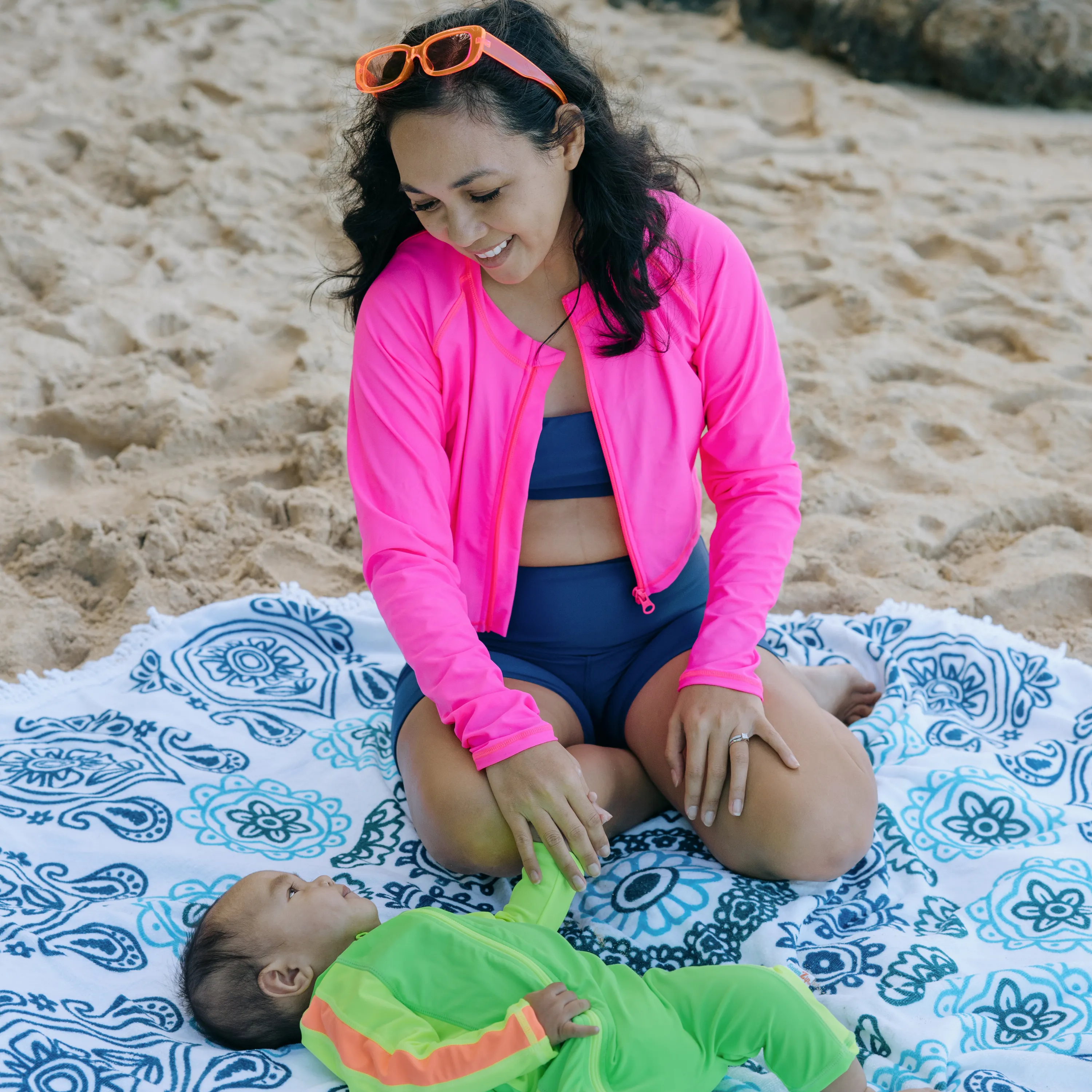 Women's Long Sleeve Crop Rash Guard | Neon Pink